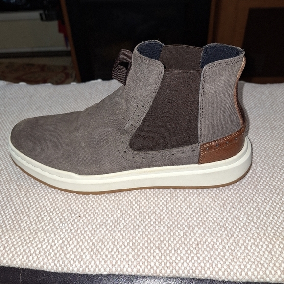 A pair of Stacy Adam's men's slip-on booties in a size 10M. EUC - Picture 3 of 13